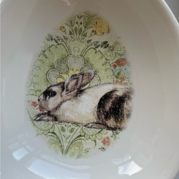 Pottery Barn - Egg Bowls - Set of 4 - Picture 9 of 15